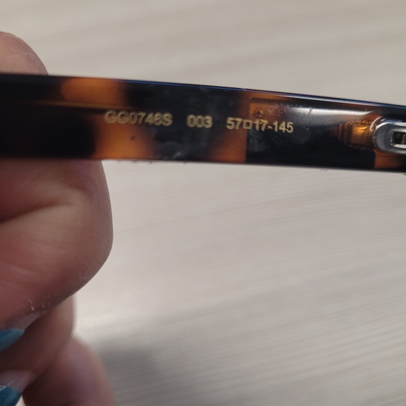 GUCCI NWOT SUNGLASSES Unisex - Picture 2 of 13